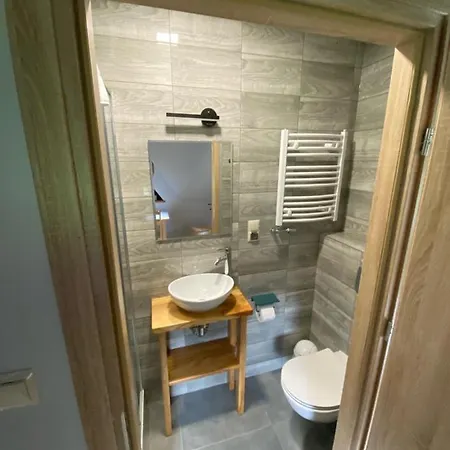 Apartment 25 H