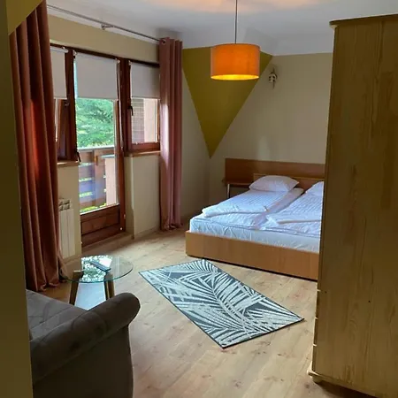 25 H Apartment *